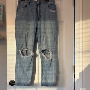 American Eagle Light Blue Distressed Women’s Jeans